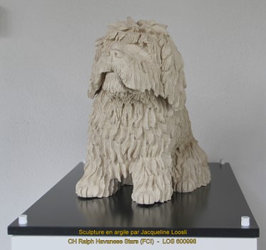 statue en argile par Jacqueline Loosli